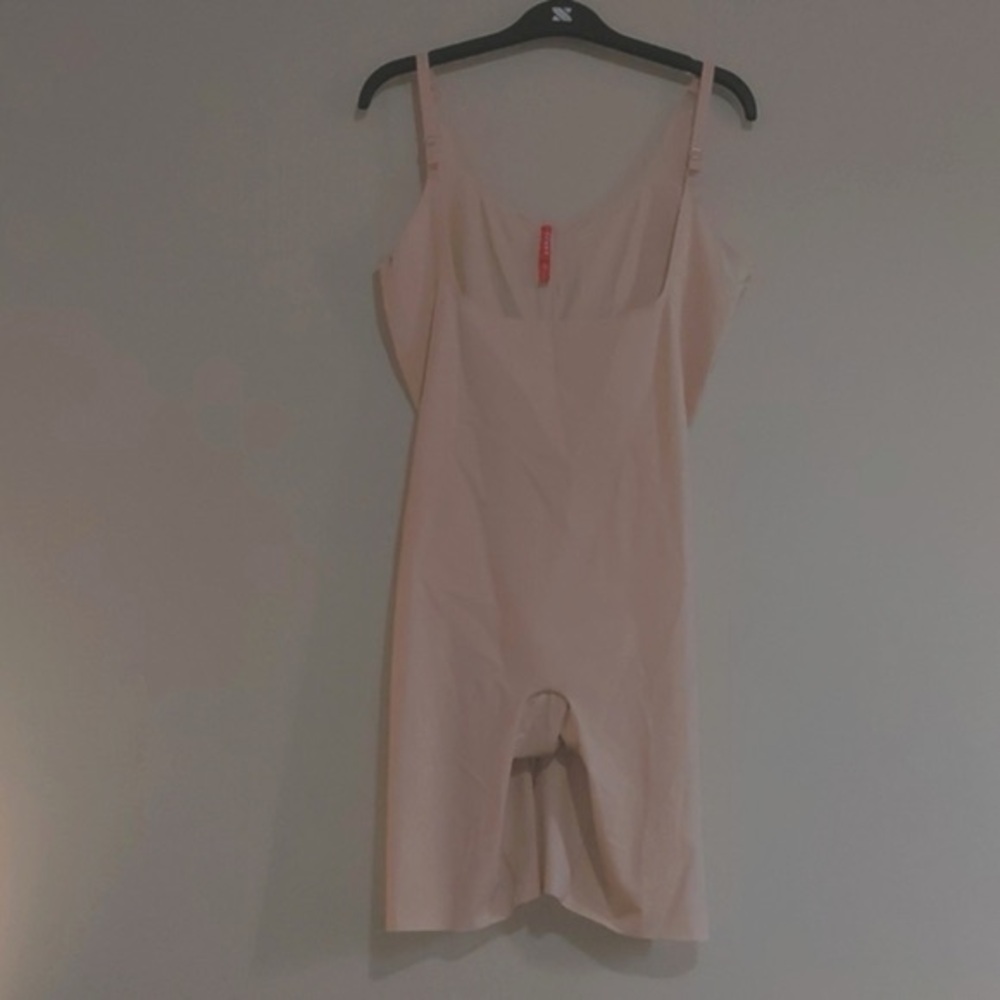 Spanx thinstincts  open bust mid thigh bodysuit nwot size 1X